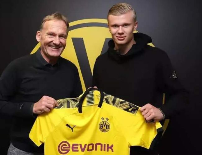 半场战报：乌迪内斯0-1热那亚，马利诺夫斯基点射