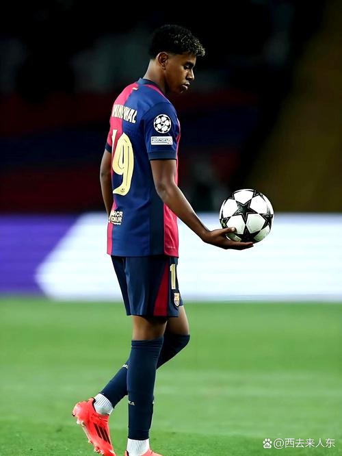 泰山足校95一代相聚淄博桓台，韦世豪、刘军帅等现役球员亮相