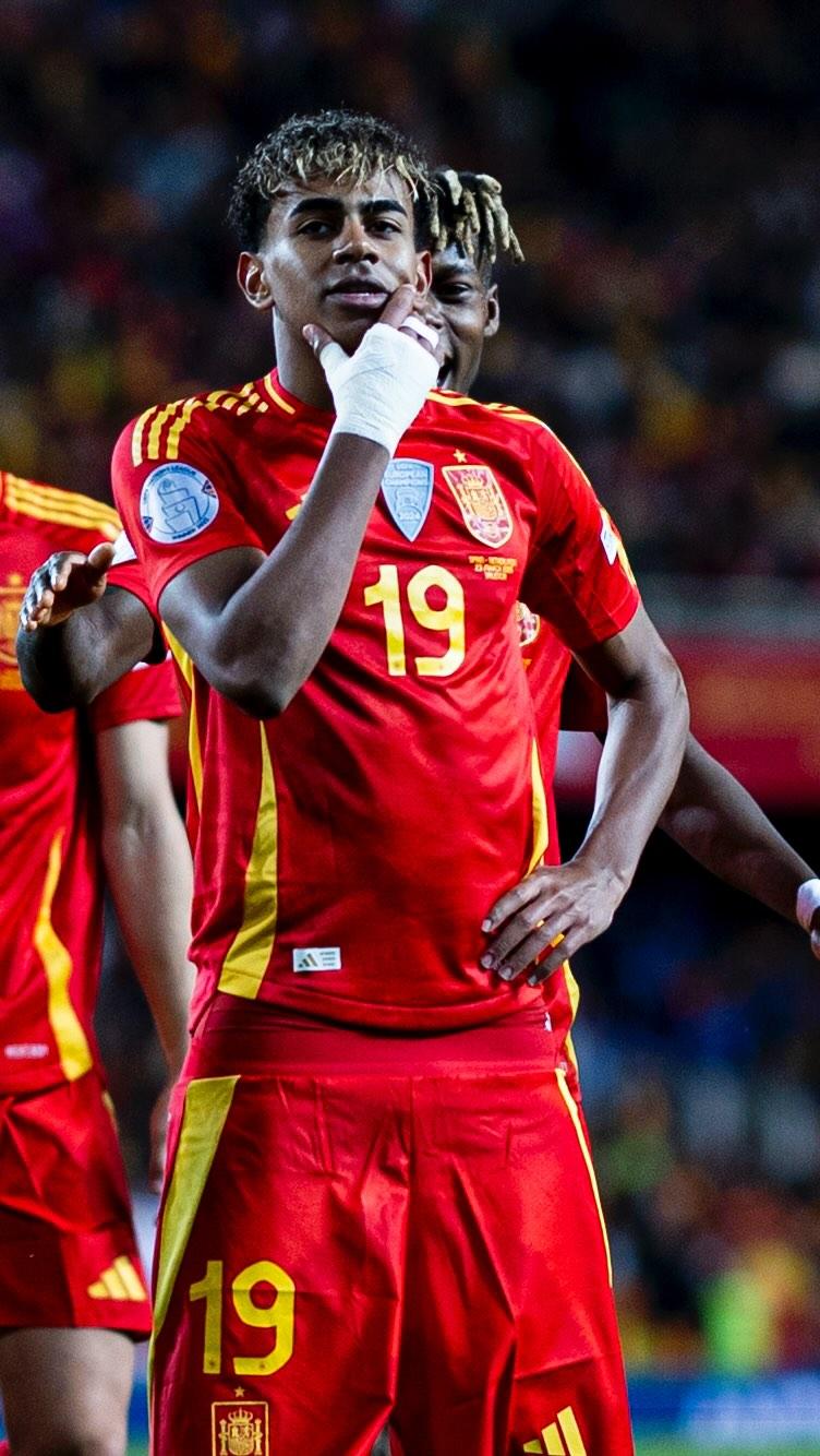 三角洲玩家，韦世豪晒自己在航天基地摸出非洲之心