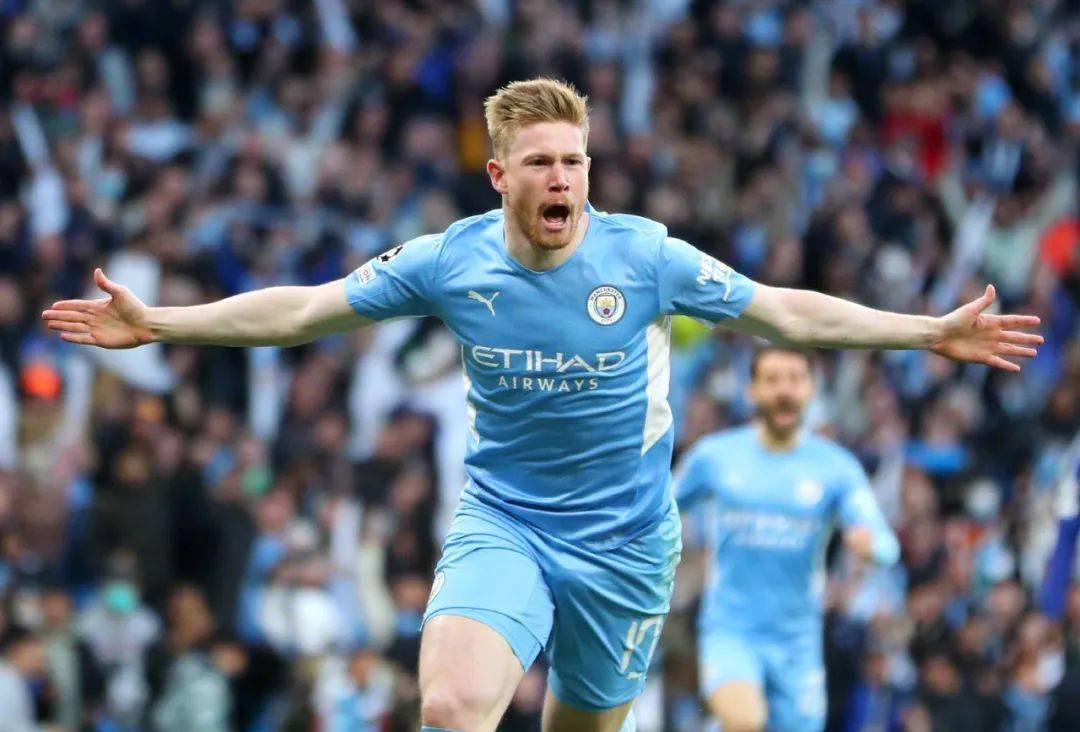 “混合脸谱”挑战来袭🔥是什么照片让小图拉姆笑出屏...