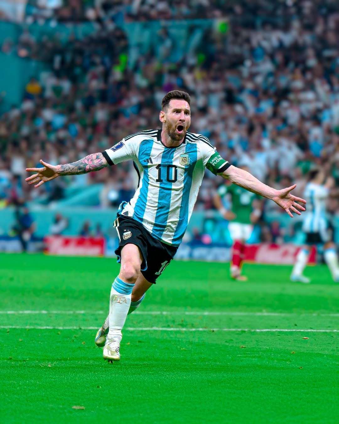 圣诞节五大联赛榜首球队大盘点：阿森纳、巴萨领衔（圣诞档五大联赛领头羊巡礼：阿森纳与巴萨领跑）