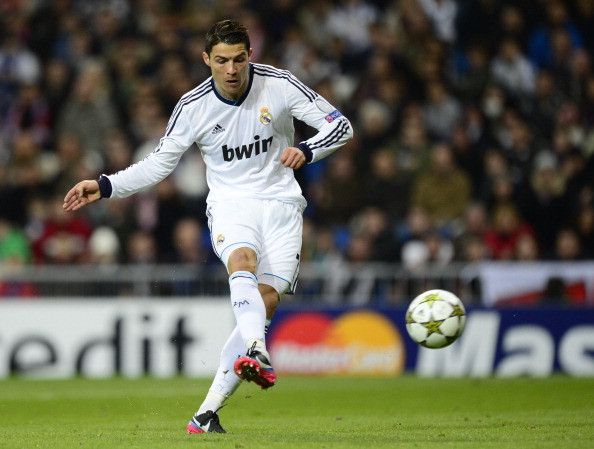 皇马客场3-0大胜毕尔巴鄂竞技，姆巴佩2射1传，阿诺德调整阵容提升中场硬度，终结三连平。