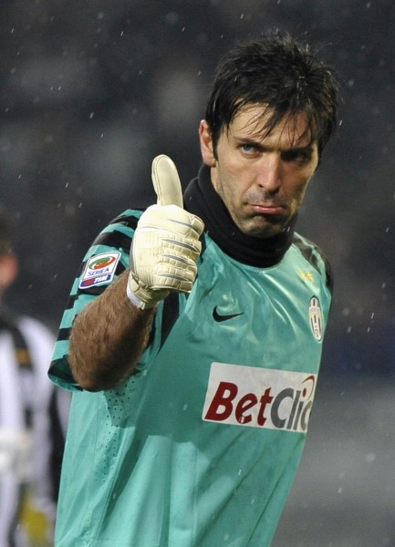 劳塔罗2025年12场欧冠进12球，欧冠主场连续5场破门（劳塔罗2025年欧冠12战12球，主场已连进5场）