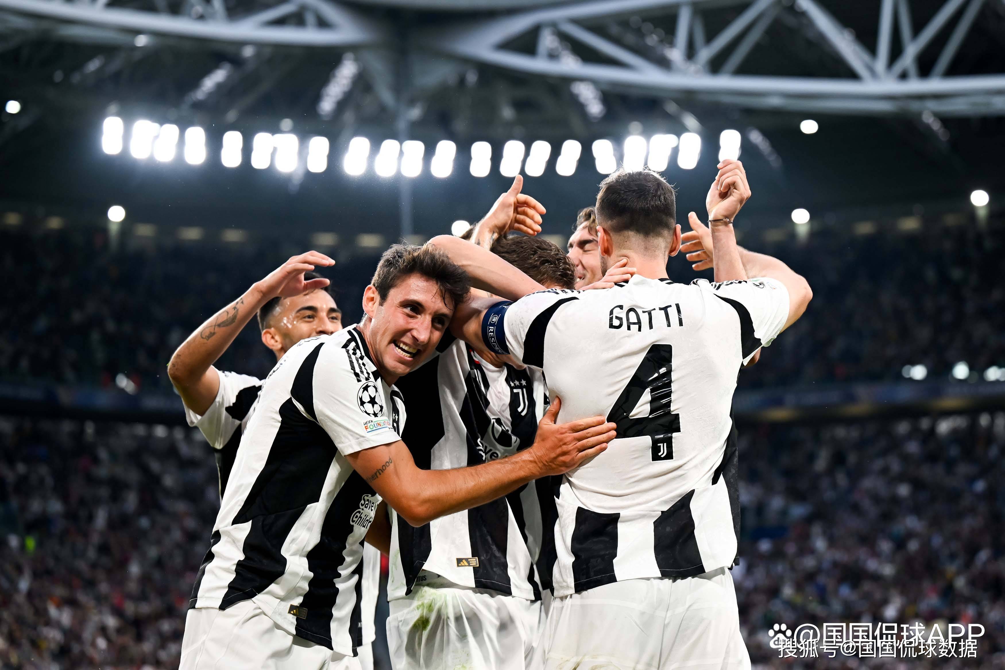 官方：浦项铁人与36岁老将中场奇诚庸续约一年（浦项铁人官宣：36岁中场老将奇诚庸续约一年）